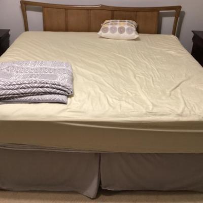 Sale Photo Thumbnail #11: Bedroom Mid Century Modern King Bed