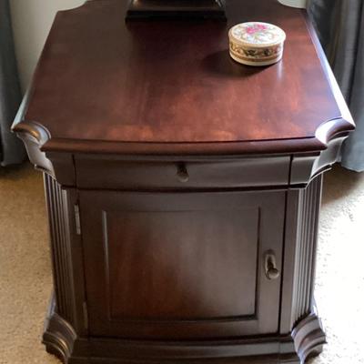Sale Photo Thumbnail #148: End table 1 drawer 1 cabinet