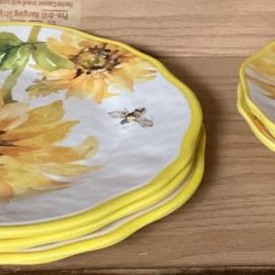 Sale Photo Thumbnail #173: Sunflower plates