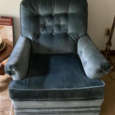 Sale Photo Thumbnail #143: Blue button and tuffed arm chair