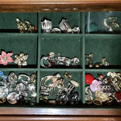 Sale Photo Thumbnail #27: Costume Jewelry 1
