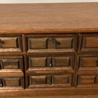 Sale Photo Thumbnail #121: Vintage mele wooden jewelry dresser box