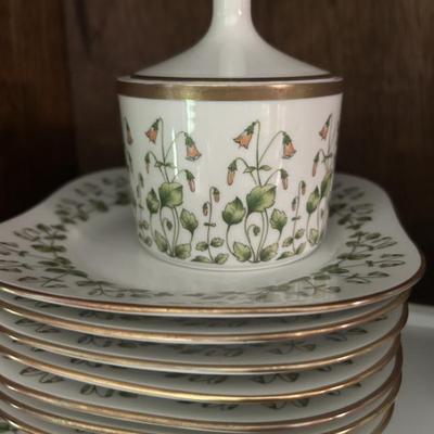 Sale Photo Thumbnail #172: Porcelain set by hackefors green leaf