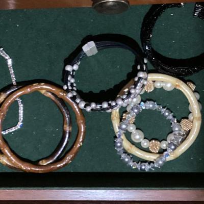 Sale Photo Thumbnail #29: Costume Jewelry 3