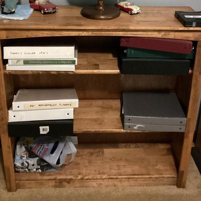 Sale Photo Thumbnail #142: 3 shelf bookcase