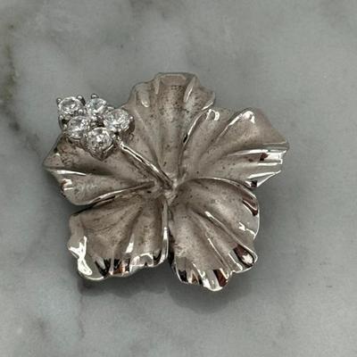 925 Silver Plumeria Pendant w/clear stones, 7.12 Grams