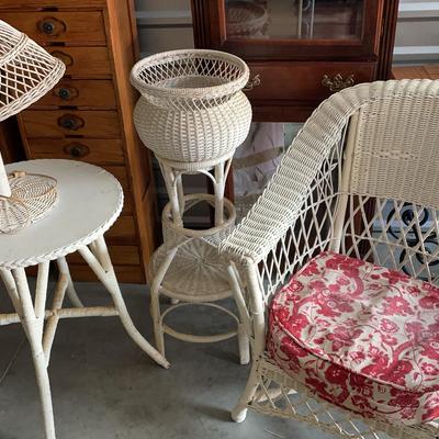 Vintage White Wicker Furniture