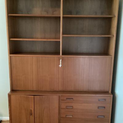 Desk/Storage/Book Case
