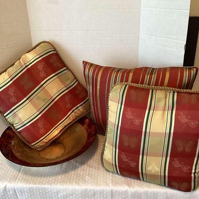 Burgundy Decorative Bowl And Three Pillows