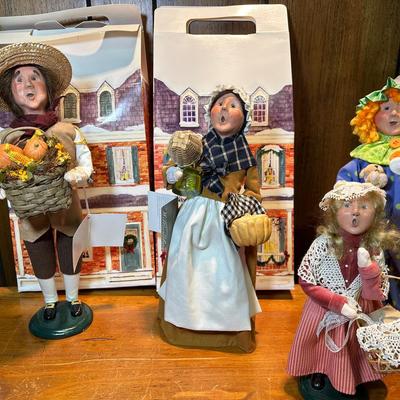 4 Beyer’s Choice Collection Figures 