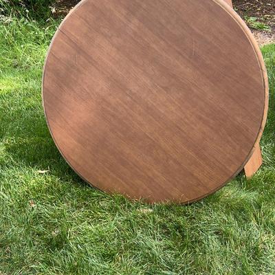 Round Hardwood Table With Leaf 