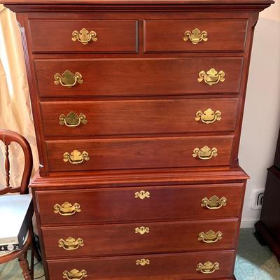 Colonial Furniture Company Chest Of Drawers