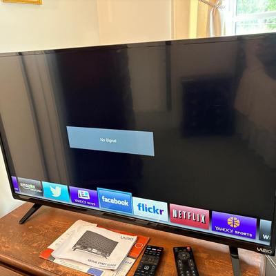 Vizio 39” TV & Panasonic VHS/DVD