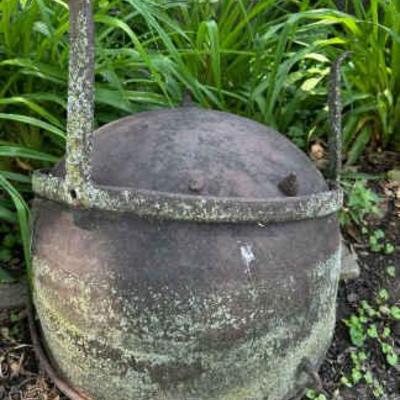 2 Iron Kettles