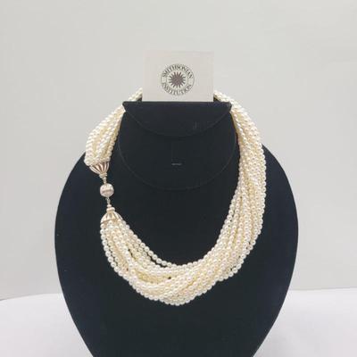 46 stunning18strandgenuinesmithsonianpearlnecklace
