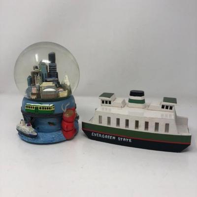64 cityofseattlemusicalsnowglobeandhandcraftedferryboat