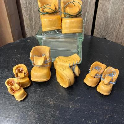 23 handcarvedwoodenshoesbyrh
