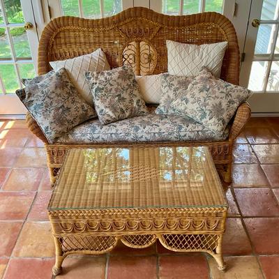 Indoor Wicker Loveseat & Coffee Table 