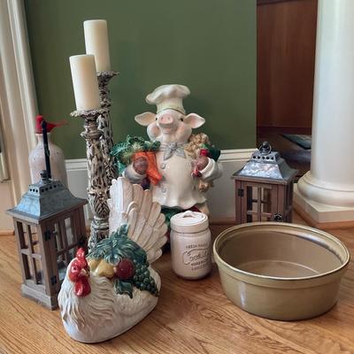 Charming Decor For Kitchen And Dining Area 