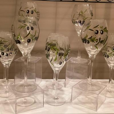 Set Of 12 Etched Wine Glasses 