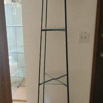 Pyramid Etarger
