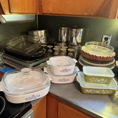 Sale Photo Thumbnail #10: Corningware and Pyrex 