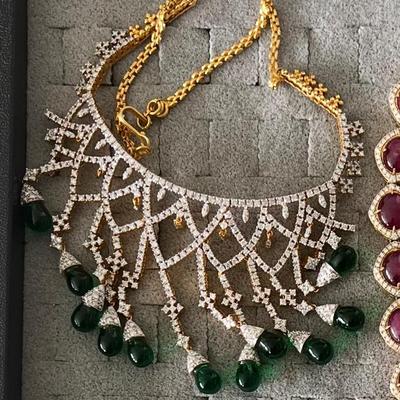 100 carats diamond and emerald necklace