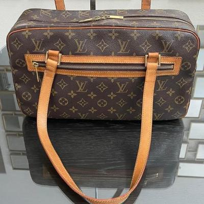 Designer purses Vuitton