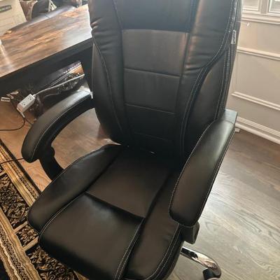 Executive office chair