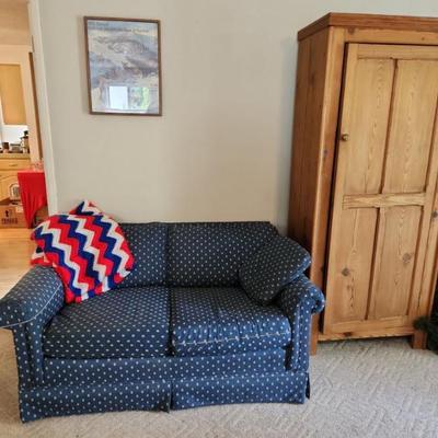 Loveseat & storage cabinet 