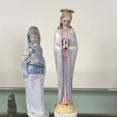 (2pc) Lladro & Hummel Figurines | Vintage (1970-1998) Lladro figurine titled "Girl with Calla Lilies" (#4650) by Vicente...