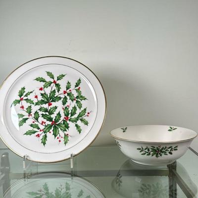 (2pc) Lenox Cake Plate & Bowl - "Holiday" | Lenox "Holiday" pattern cake chop plate with holly and berry motif:...
