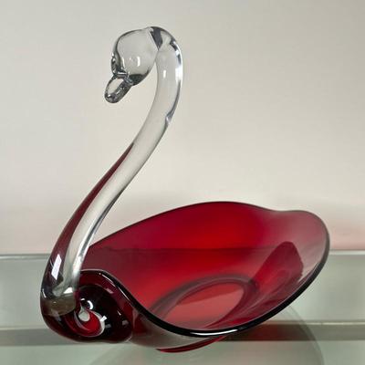 Duncan Miller Art Glass Bowl - "Swan"| Vintage (mid 20th c.) Duncan Miller blown glass/art glass swan figure with large ruby...
