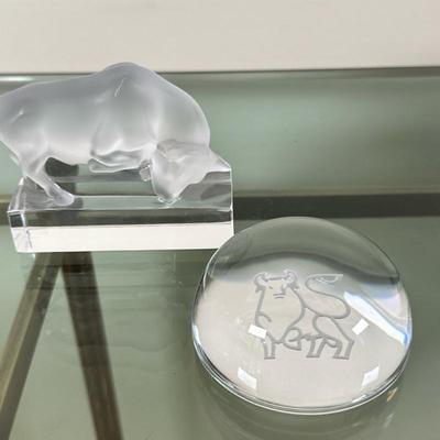 (2pc) Lalique Crystal & Merill Lynch - "Bull" | Vintage (end 20th c.) crystal and art glass paperweights, including: Bull...
