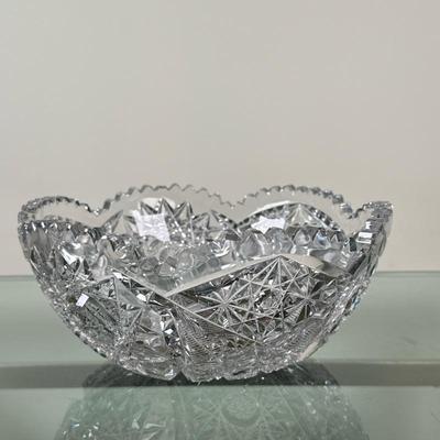 Cut Glass Bowl | Antique (19th c.) American Brilliant Period cut crystal glass bowl. - h. 4 x w. 9 in