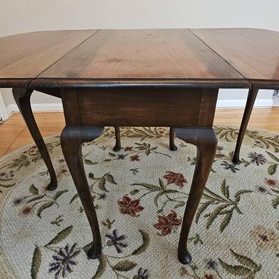 Vintage Queen Anne Style Dining Table