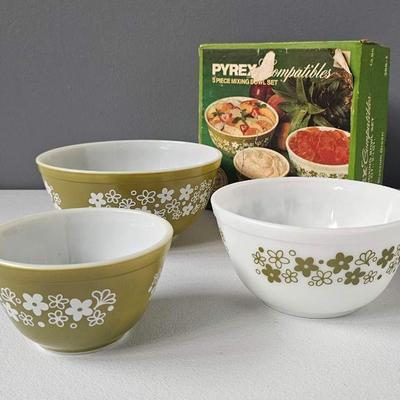 Sale Photo Thumbnail #91: Pyrex Crazy Daisy