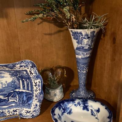 Sale Photo Thumbnail #170: Copeland/Spode Vase and Delft Dish