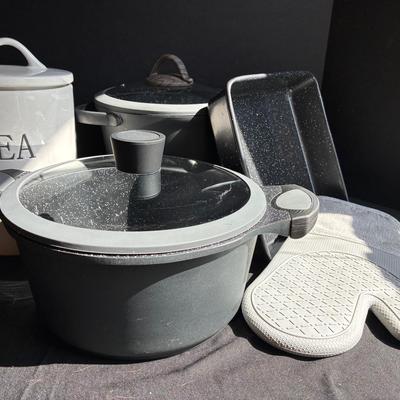 Enamelware Set, Tea Set & Oven Mitt