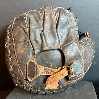 Wright & Ditson “Victor” First Baseman’s Mitt