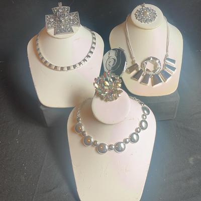 Silver Tone Jewlery