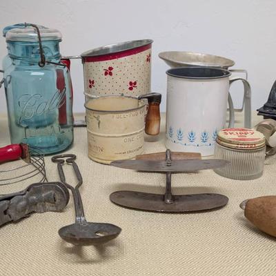 Vintage Kitchen Collectibles 