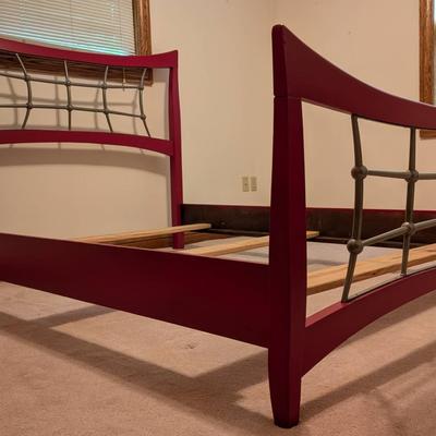 Red Queen Sized Bed 