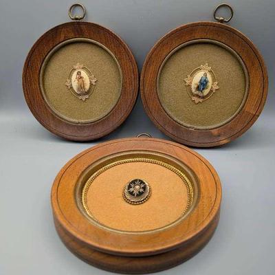 Brooch Displays