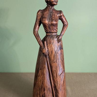 Lady Golfer Wood Carving 