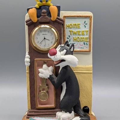 Warner Brothers Sylvester and Tweetie Clock