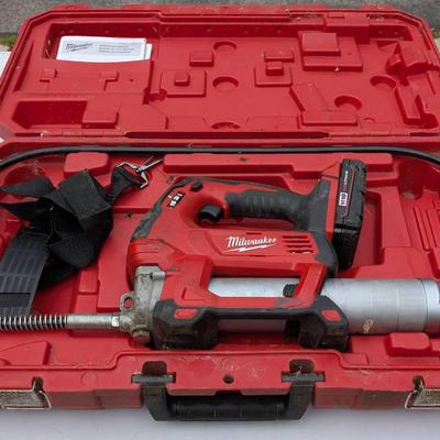 Milwaukee Cordless Grease Gun 