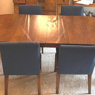 MCM Dining Table with 6 Chairs, 4 Attached Leaves