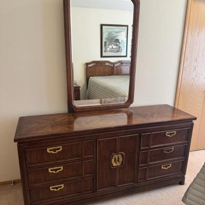 Sale Photo Thumbnail #10: Dresser with mirror