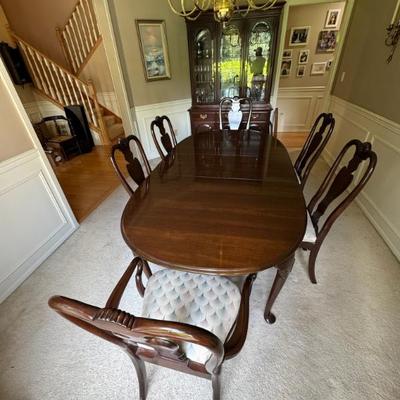 Sale Photo Thumbnail #4: Full dinning set